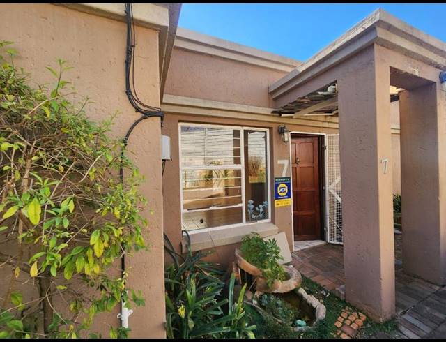 2 BEDROOM PROPERTY TO RENT IN ROODEKRANS